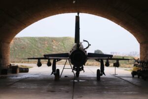 Russian aircraft on Syrian airbase.